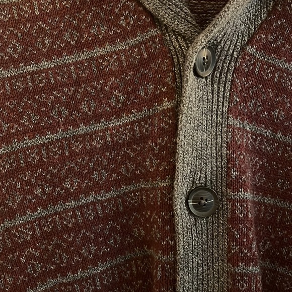 Gap gray and maroon cardigan - Picture 3 of 5